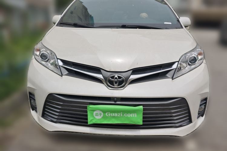 Used Toyota SIENNA 2018 3.5L 2WD Limited 7-Seater Canadian Version Front