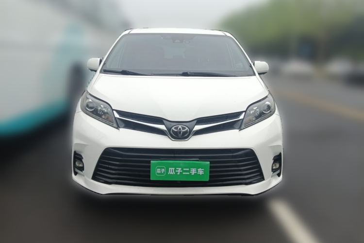 Used Toyota SIENNA  Front