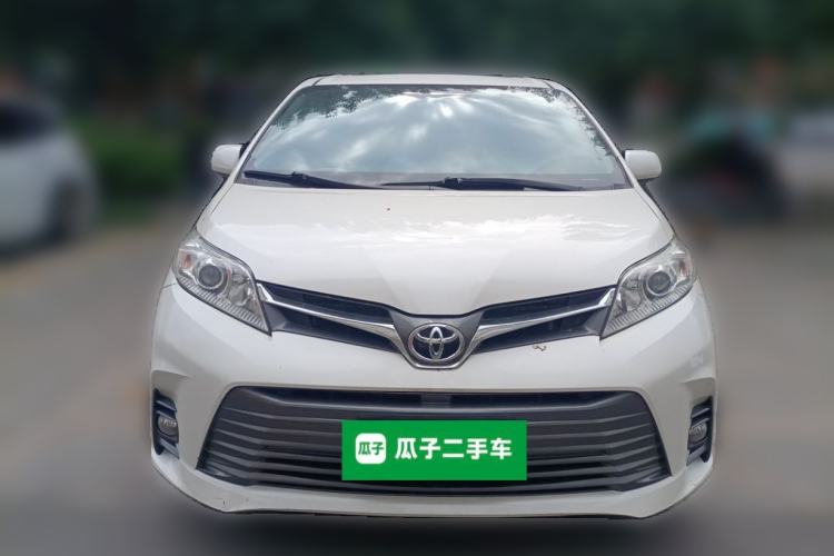 Used Toyota SIENNA  Front