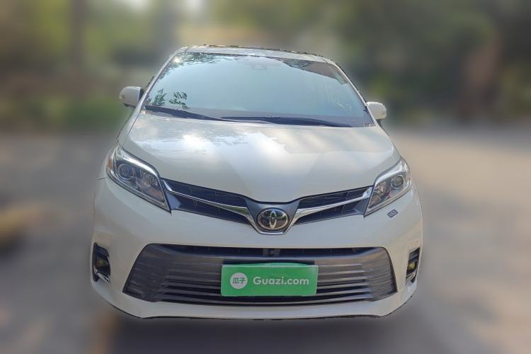 Used Toyota SIENNA  Front