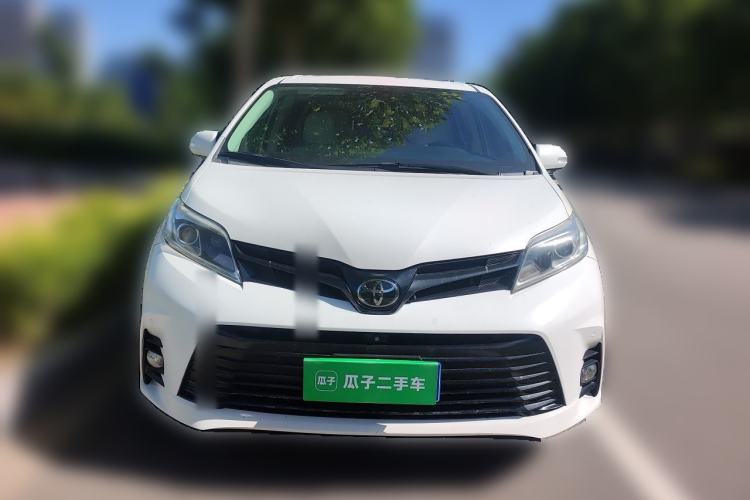 Used Toyota SIENNA 2018 3.5L Four-Wheel Drive SE Version 7 Seats U.S. Specification Front