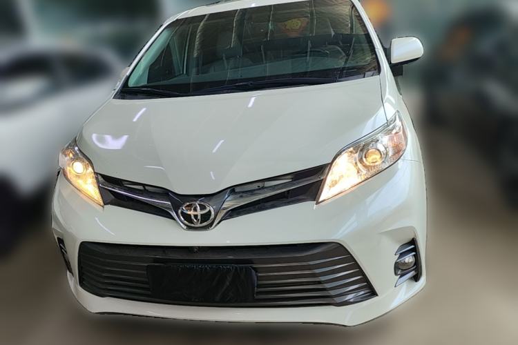 Used Toyota SIENNA  Front