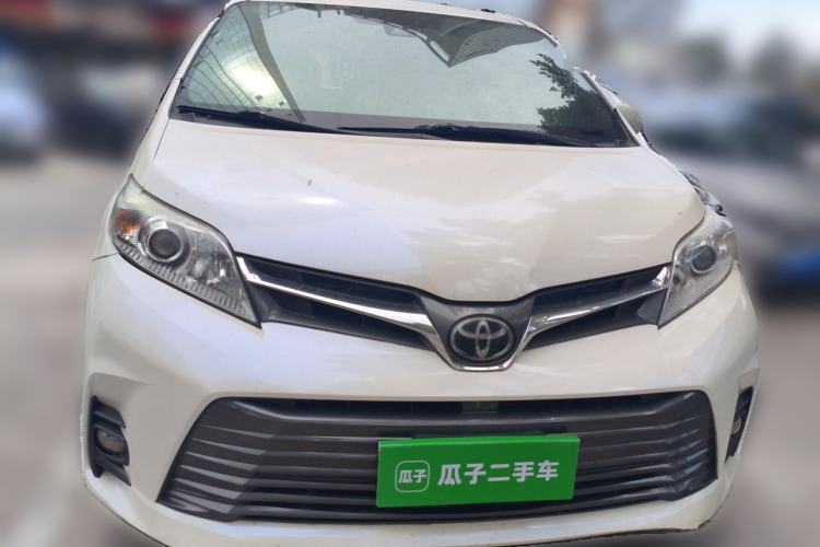 Used Toyota SIENNA  Front