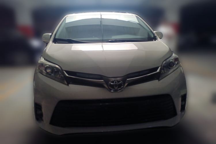 Used Toyota SIENNA  Front