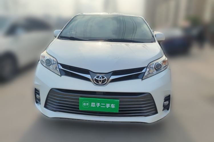 Used Toyota SIENNA  Front