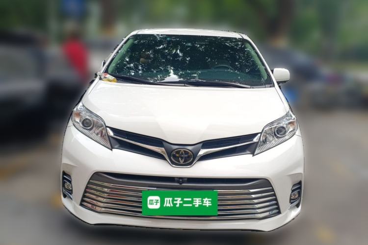 Used Toyota SIENNA  Front