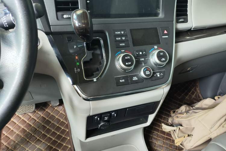 Used Toyota SIENNA  Gear Lever