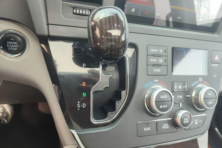 Used Toyota SIENNA  Gear Lever