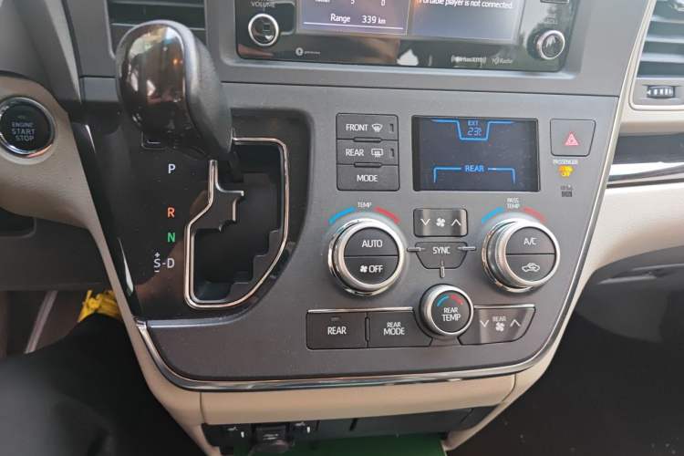 Used Toyota SIENNA 2018 3.5L Two-Wheel Drive XLE 7-Seater U.S. Specification Gear Lever