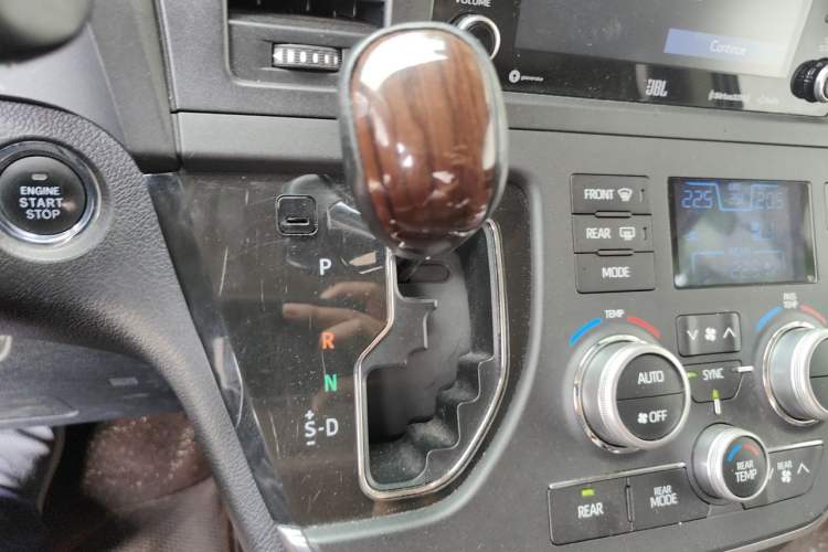 Used Toyota SIENNA  Gear Lever
