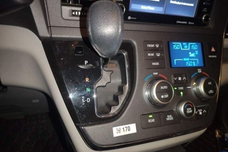 Used Toyota SIENNA  Gear Lever