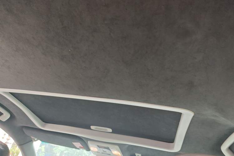 Used Toyota SIENNA 2018 3.5L 2WD Limited 7-Seater Canadian Version Headliner