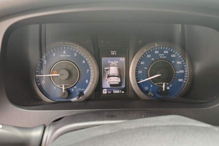 Used Toyota SIENNA 2018 3.5L 2WD Limited 7-Seater Canadian Version Instrument Cluster