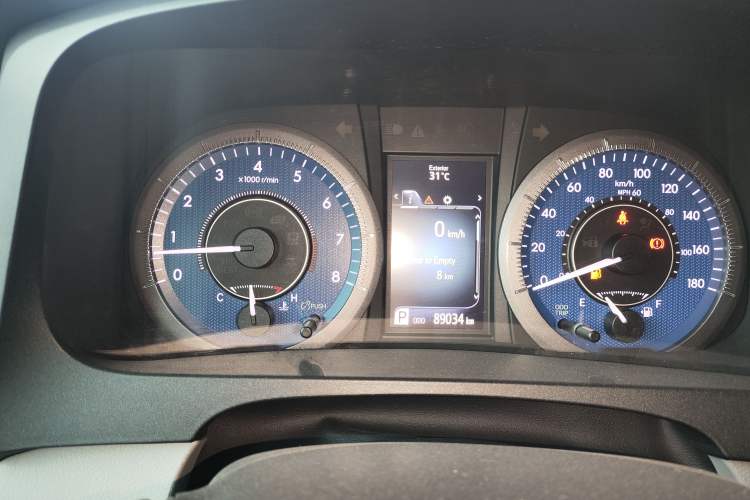 Used Toyota SIENNA  Instrument Cluster