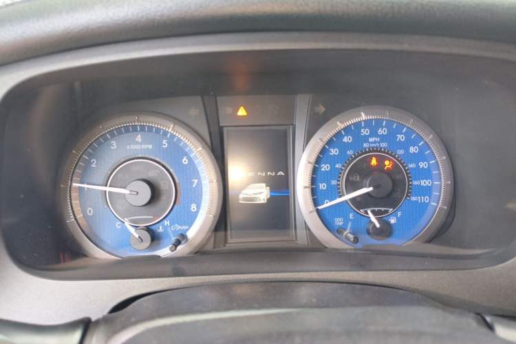 Used Toyota SIENNA  Instrument Cluster