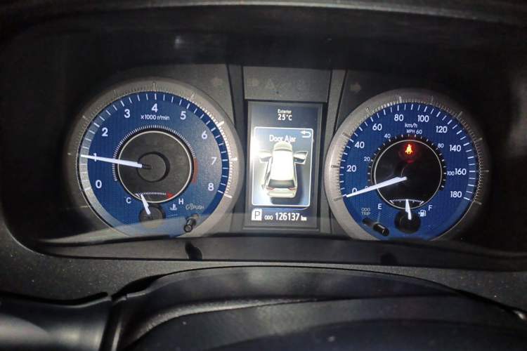 Used Toyota SIENNA  Instrument Cluster