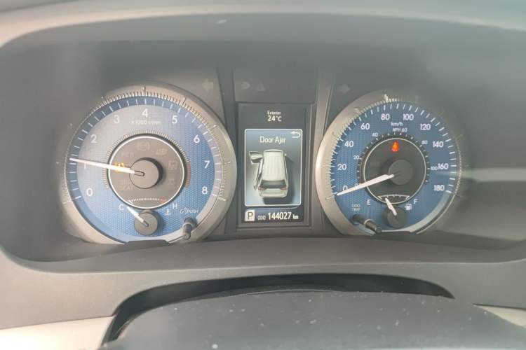 Used Toyota SIENNA  Instrument Cluster