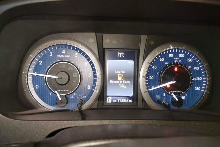 Used Toyota SIENNA 2018 3.5L Two-Wheel Drive SE U.S. Specification Instrument Cluster
