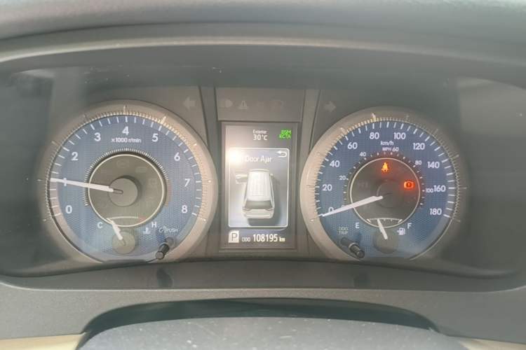 Used Toyota SIENNA 2018 3.5L Four-Wheel Drive LE Trim 7 Seats U.S. Specification Instrument Cluster