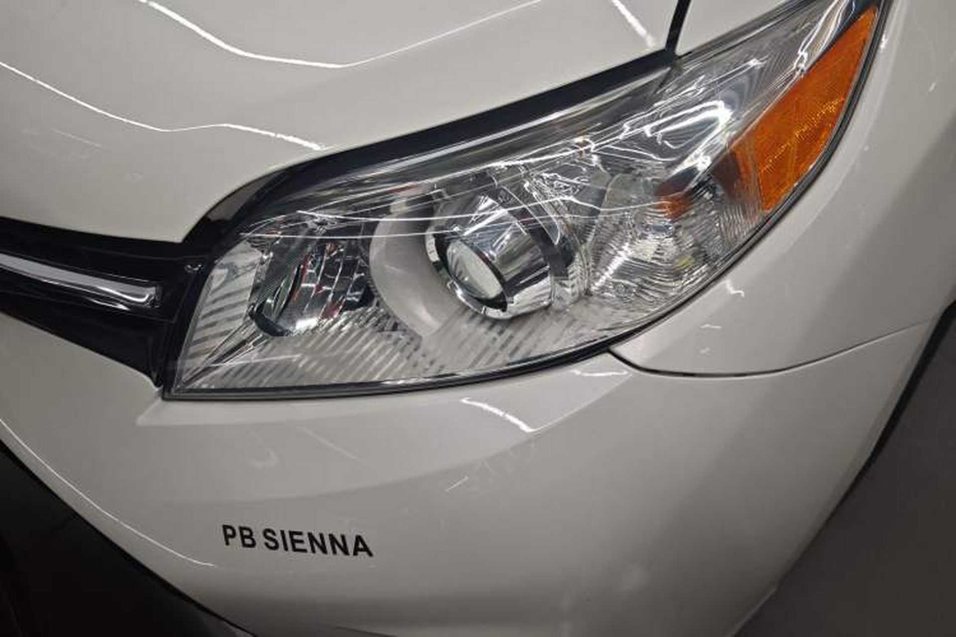 Used Toyota SIENNA 2018 3.5L 2WD Limited 7-Seater Canadian Version Left Front Headlight