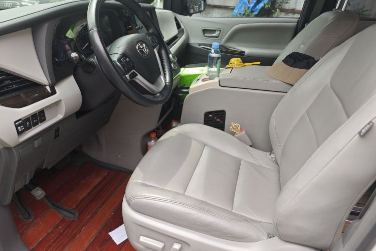 Used Toyota SIENNA 2018 3.5L 2WD Limited 7-Seater Canadian Version Left Front Seat
