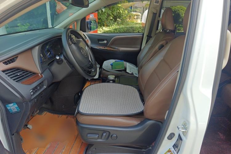 Used Toyota SIENNA  Left Front Seat