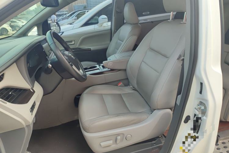 Used Toyota SIENNA  Left Front Seat