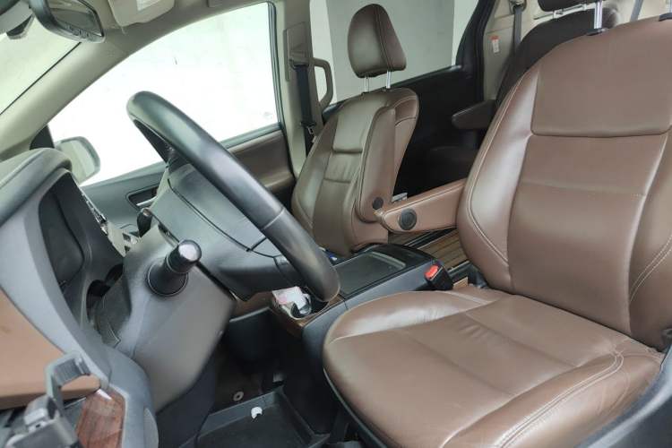 Used Toyota SIENNA  Left Front Seat