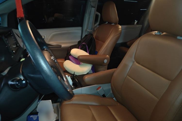 Used Toyota SIENNA  Left Front Seat