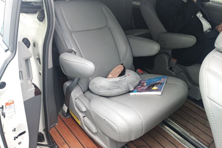 Used Toyota SIENNA  Left Rear Seat