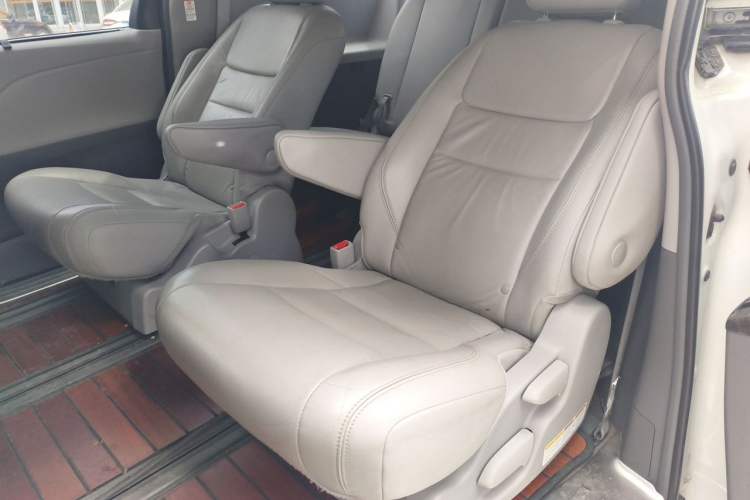 Used Toyota SIENNA  Left Rear Seat