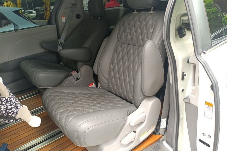 Used Toyota SIENNA  Left Rear Seat