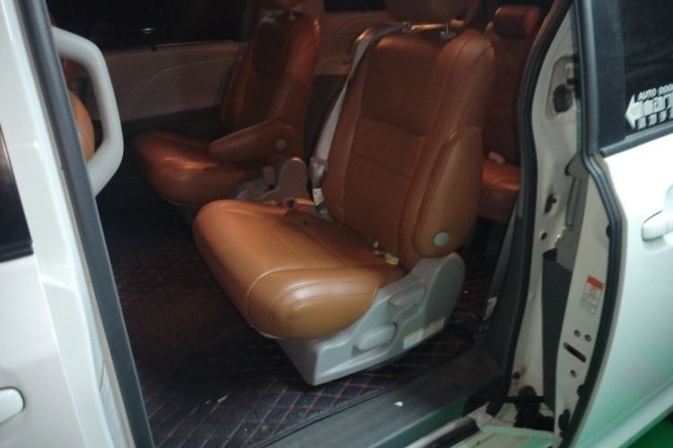 Used Toyota SIENNA  Left Rear Seat