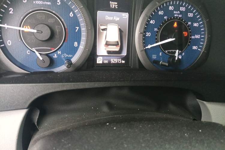 Used Toyota SIENNA  Odometer Close Up