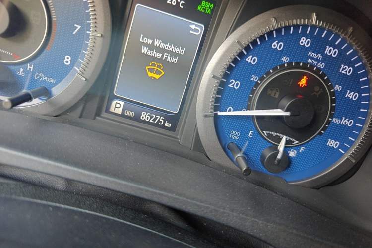 Used Toyota SIENNA  Odometer Close Up