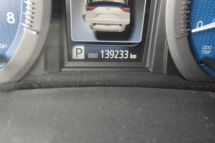 Used Toyota SIENNA  Odometer Close Up