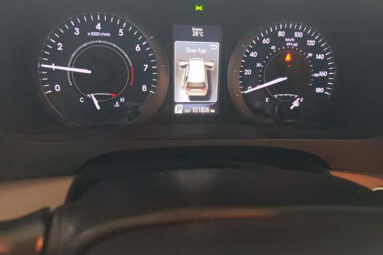 Used Toyota SIENNA 2018 3.5L Two-Wheel Drive SE U.S. Specification Odometer Close Up