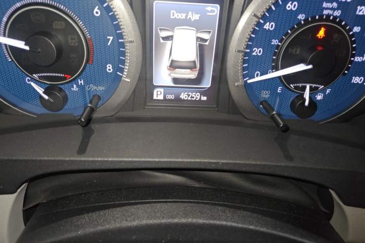 Used Toyota SIENNA  Odometer Close Up