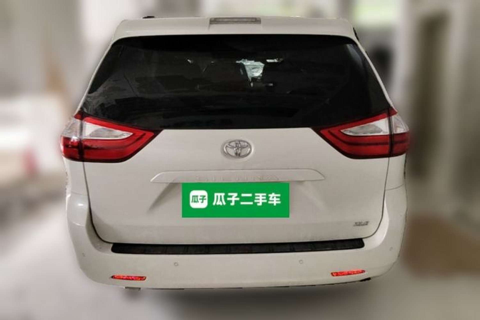 Used Toyota SIENNA  Rear