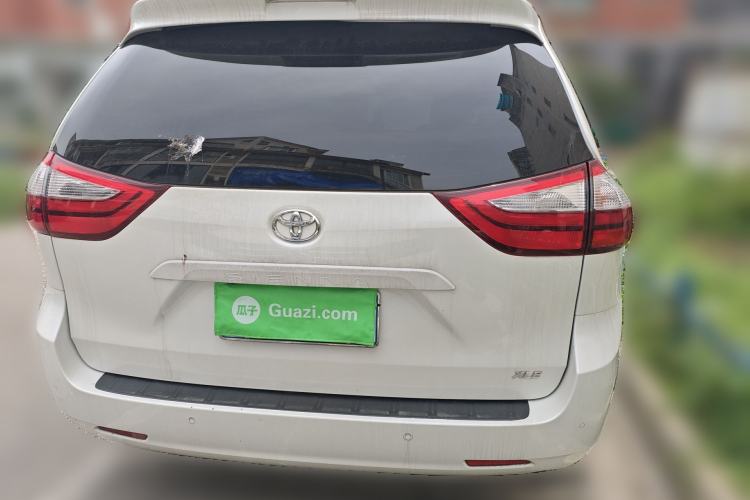 Used Toyota SIENNA 2018 3.5L 2WD Limited 7-Seater Canadian Version Rear