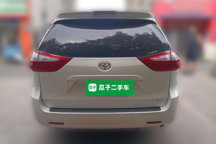 Used Toyota SIENNA  Rear