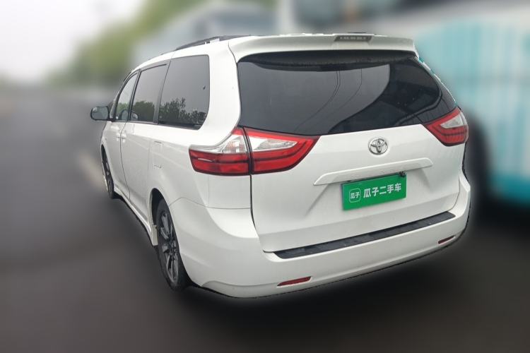 Used Toyota SIENNA  Rear Left 45 Deg