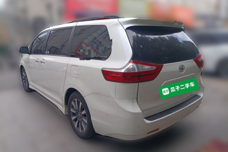 Used Toyota SIENNA  Rear Left 45 Deg