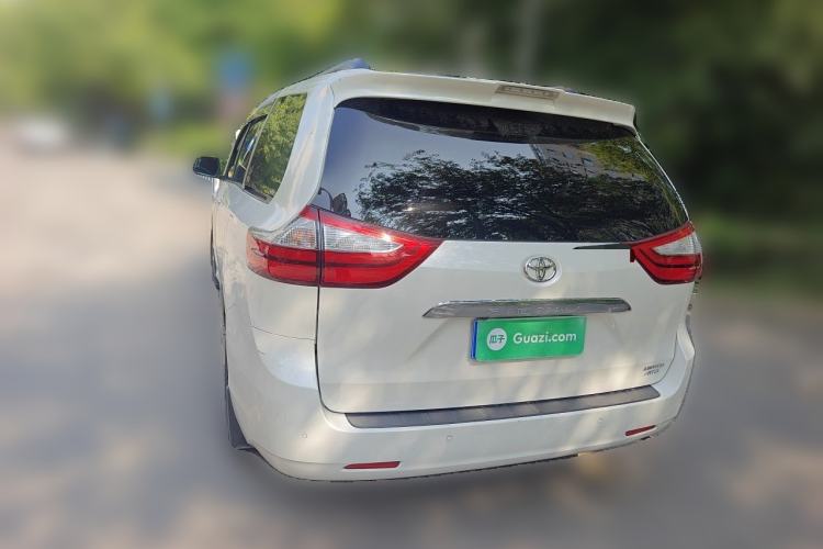 Used Toyota SIENNA  Rear Left 45 Deg