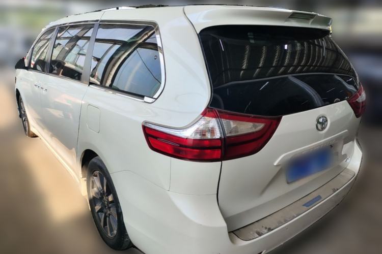 Used Toyota SIENNA  Rear Left 45 Deg