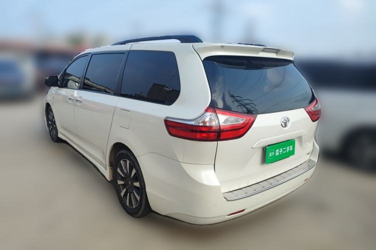 Used Toyota SIENNA  Rear Left 45 Deg
