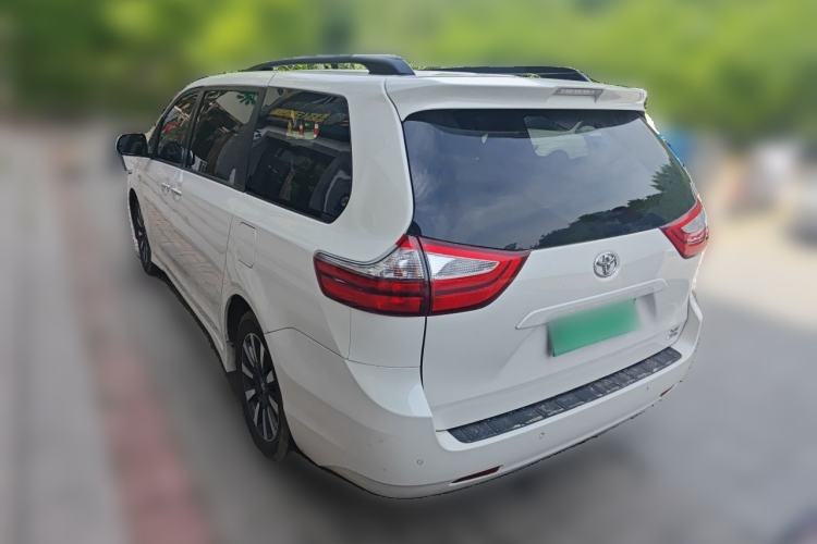 Used Toyota SIENNA 2018 3.5L Two-Wheel Drive XLE 7-Seater U.S. Specification Rear Left 45 Deg