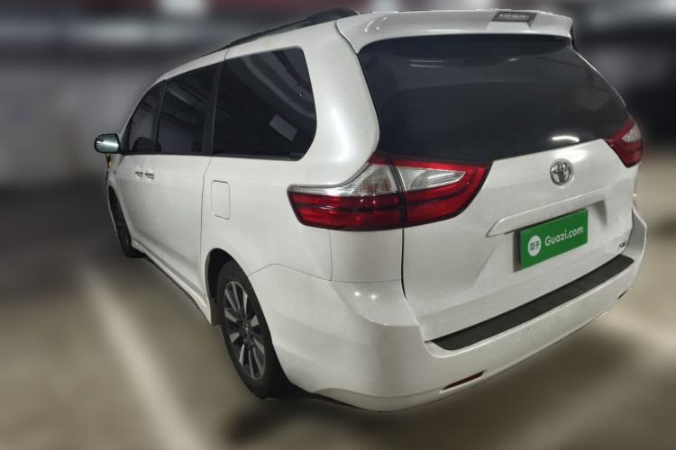 Used Toyota SIENNA  Rear Left 45 Deg
