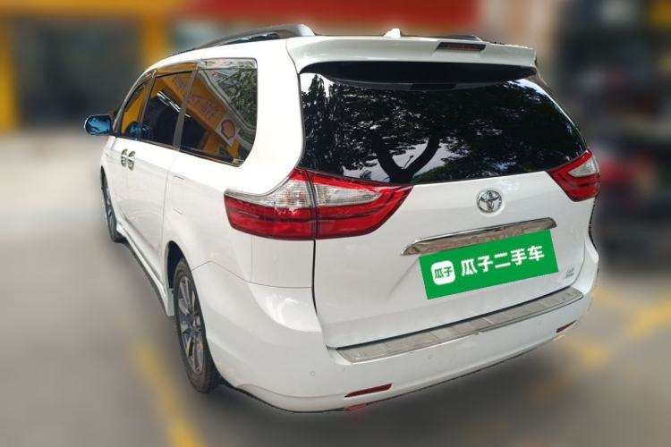 Used Toyota SIENNA  Rear Left 45 Deg