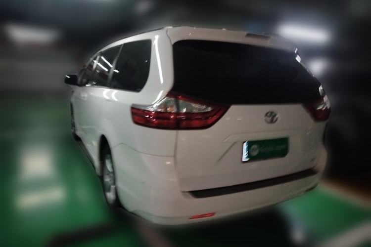 Used Toyota SIENNA  Rear Left 45 Deg